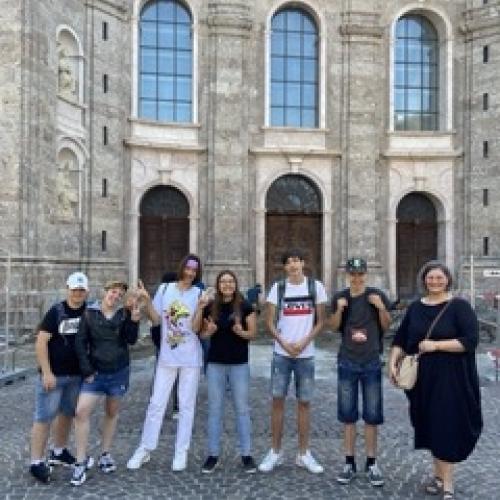 © BO Gruppenfoto vor dem Dom