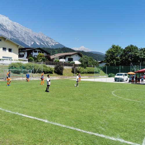 © Nadine Tittel Fußballfeld in Mils