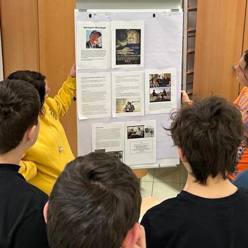 Die Schüler informieren sich
