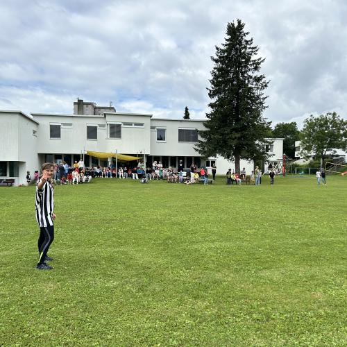Fußball Lehrer gegen Schüler