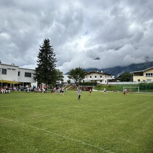 Fußball Lehrer gegen Schüler