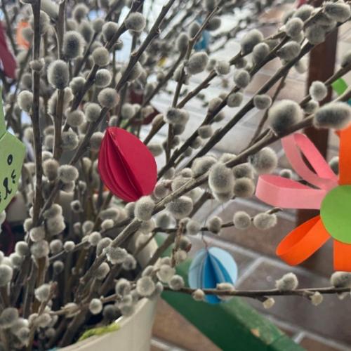 Osterschmuck und Palmzweige Verkauf